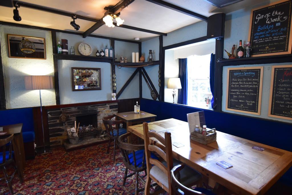 The Bugle Inn 외부 사진